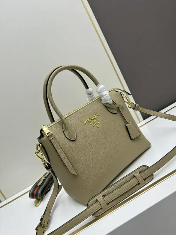 prada aaa qualite sac a main  pour femme s_12254301